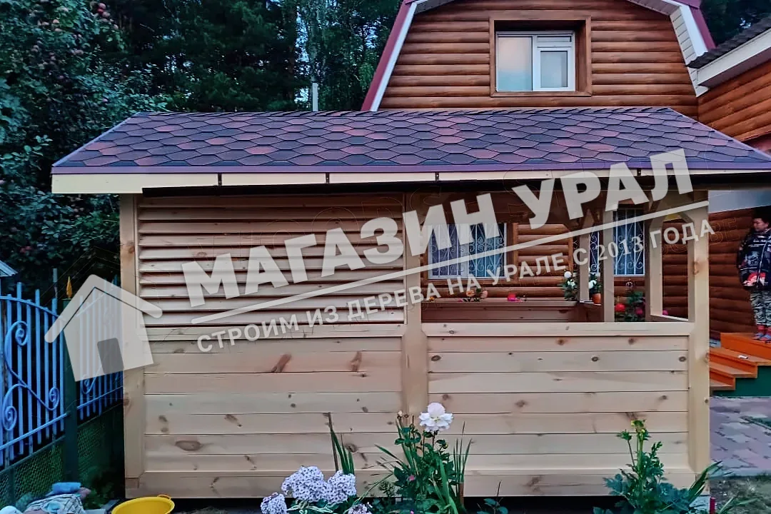 Беседка с ламелями у дома «Палисад» — общий вид