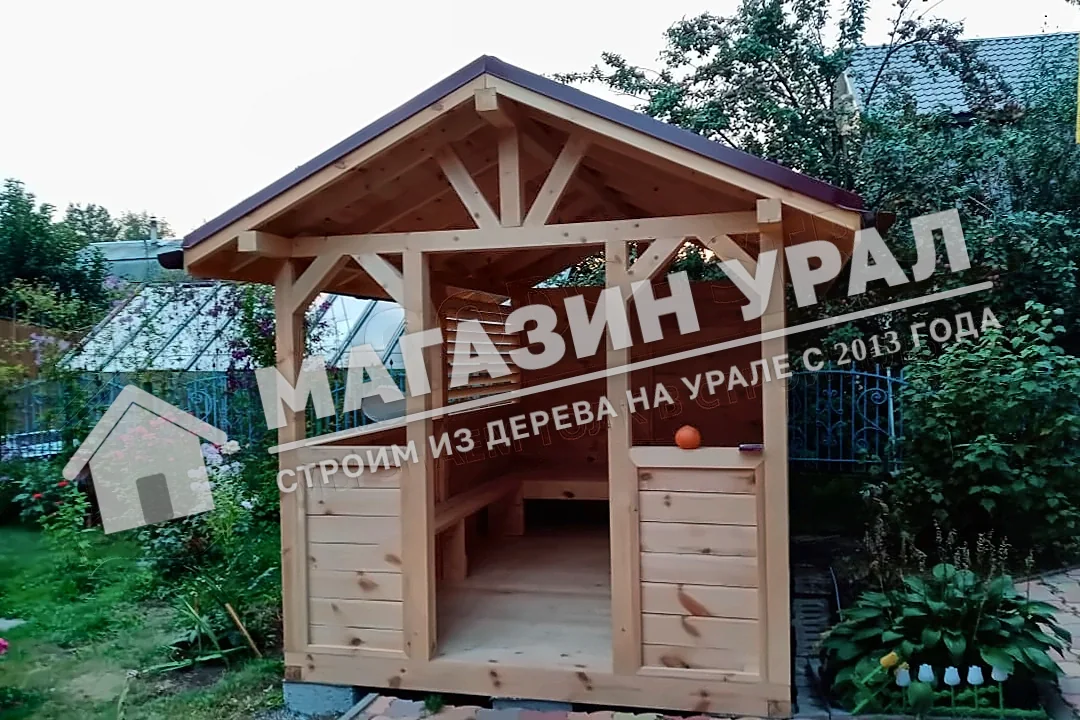 Небольшая беседка для дачи «Гнёздышко» — фото
