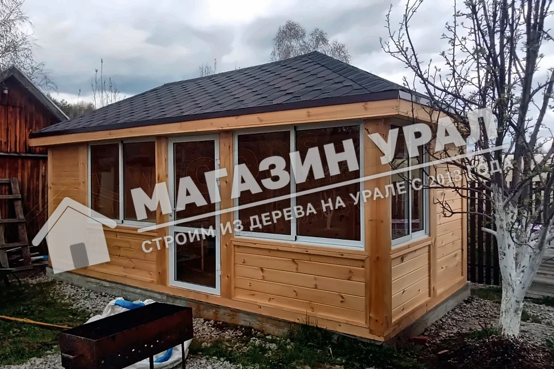 Закрытая беседка с раздвижными окнами «Яблонька» — фото