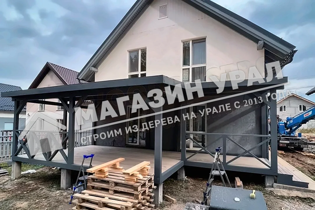 Терраса к дому вдоль двух стен «Графит» — фото