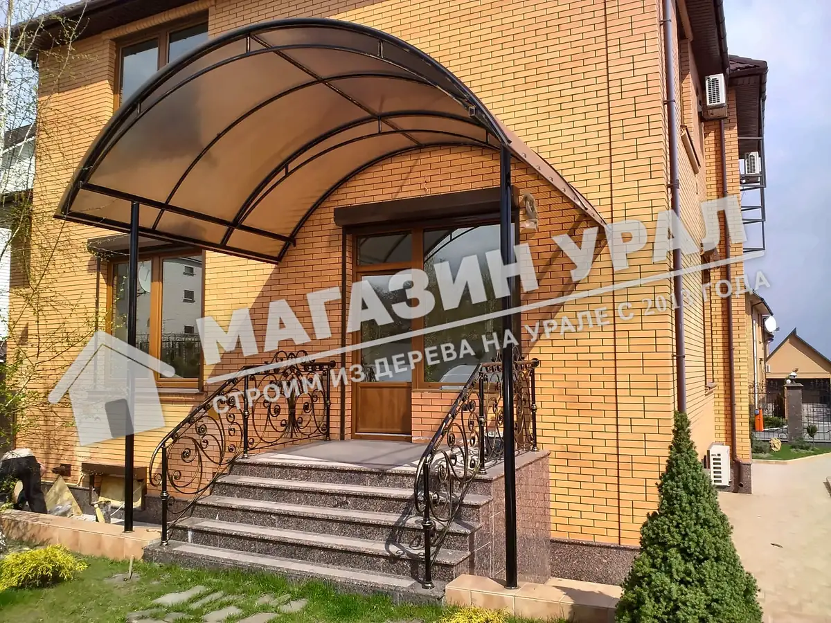 Навес над крыльцом «Подъезд» — фото